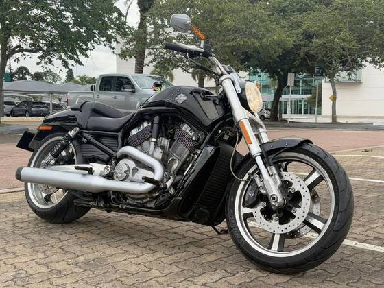 HARLEY-DAVIDSON V-ROD MUSCLE HARLEY-DAVIDSON V-ROD MUSCLE
